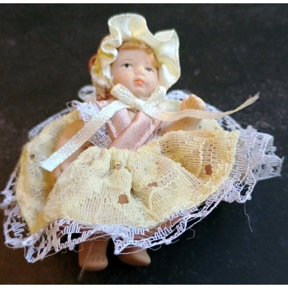 Vintage Porcelain Miniature‎ Victorian Doll Lacey Rose Dress Bonnet Collectible